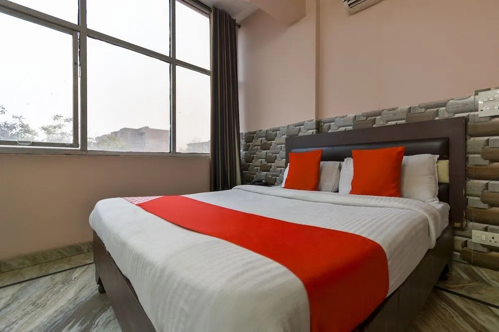 OYO 9740 Hotel Him Sagar