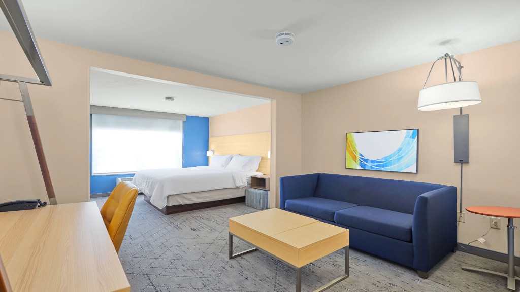 Holiday Inn Express Hotel & Suites Milwaukee Airport, an IHG Hotel
