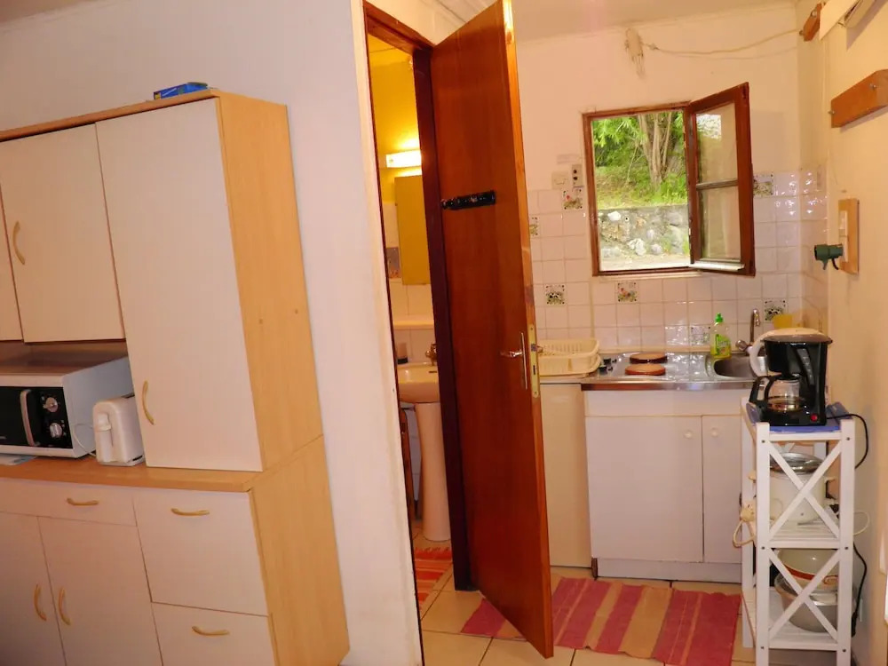 Bungalow with One Bedroom in St Paul , with Wonderful Sea View, Enclosed Garden And Wifi - 8 Km From the Beach