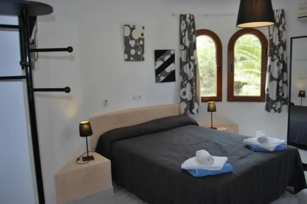 Villa - 5 Bedrooms with Pool and WiFi - 103974