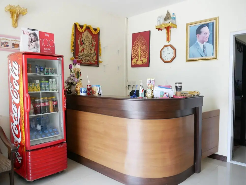 Phothong Place