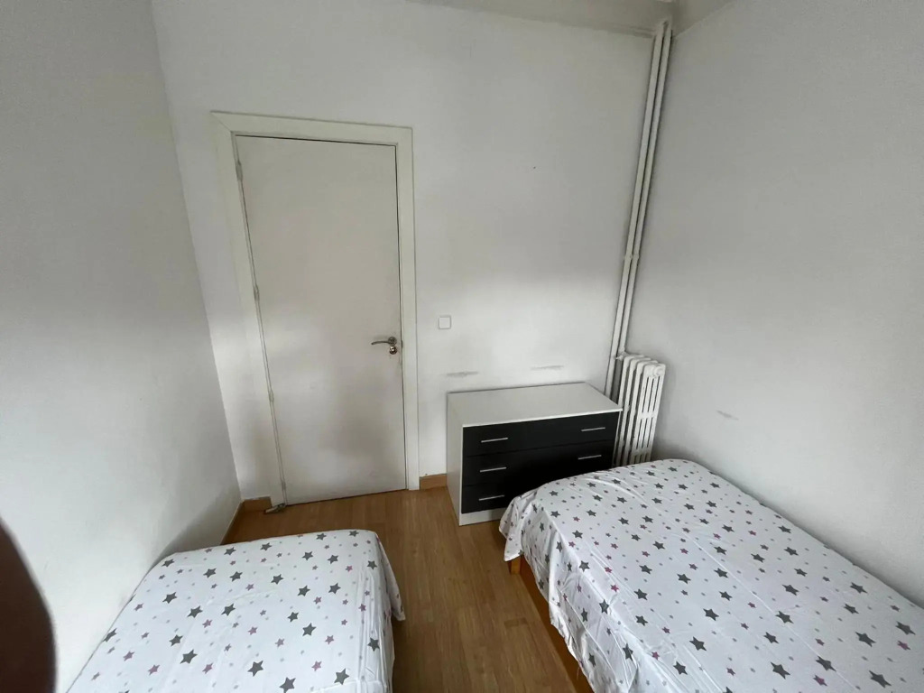 habitación matrimonial en piso compartido en el centro de Madrid