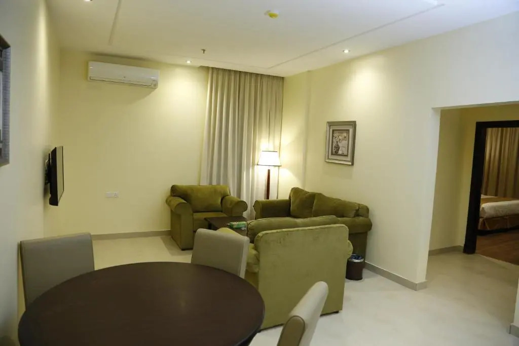 Flora Hotel Suite 2
