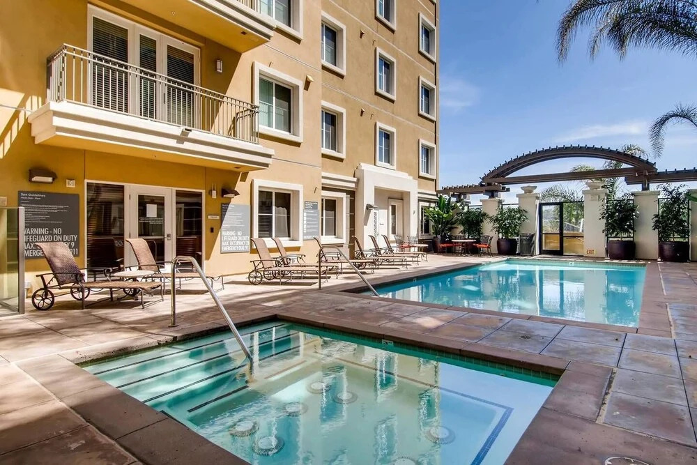#1 Location - Fast WIFI - Work Area - 2BR/2.5 Bath - Free Parking (FV1)