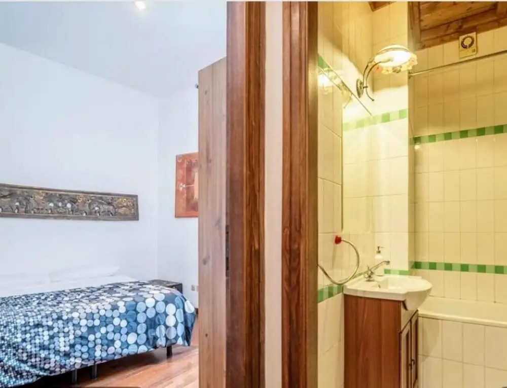 Apartment 6 People, Rome Trevi Fountain Convenient and Clean