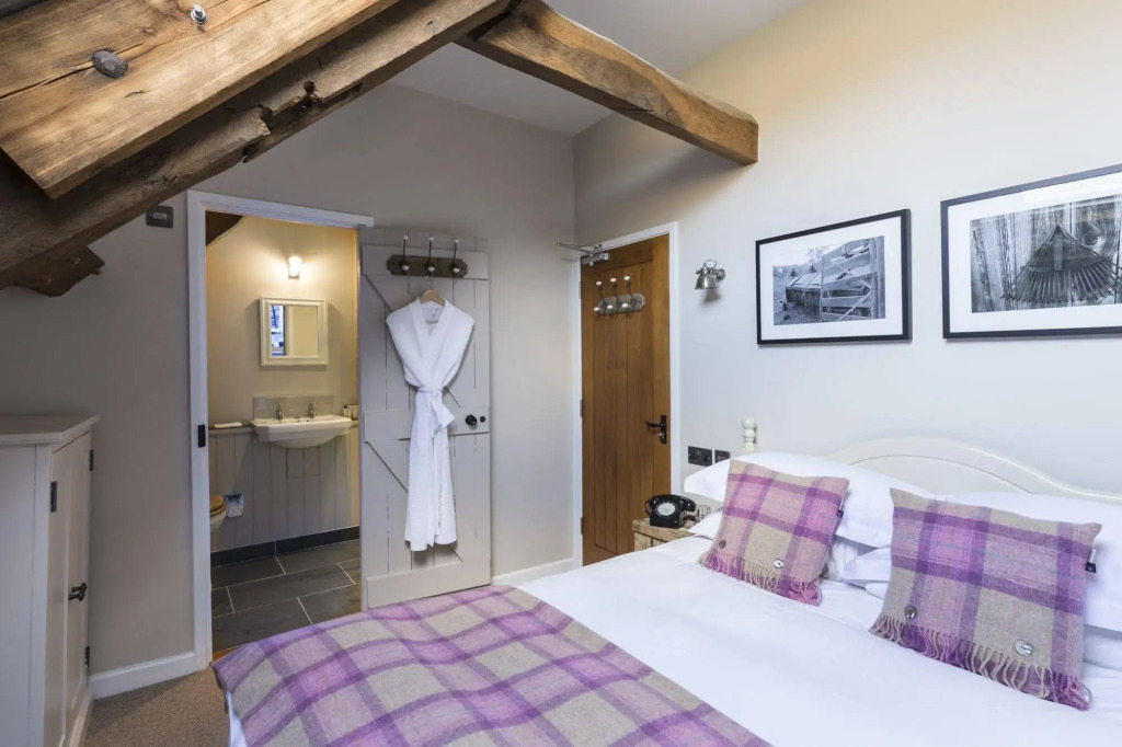 Tudor Farmhouse Hotel