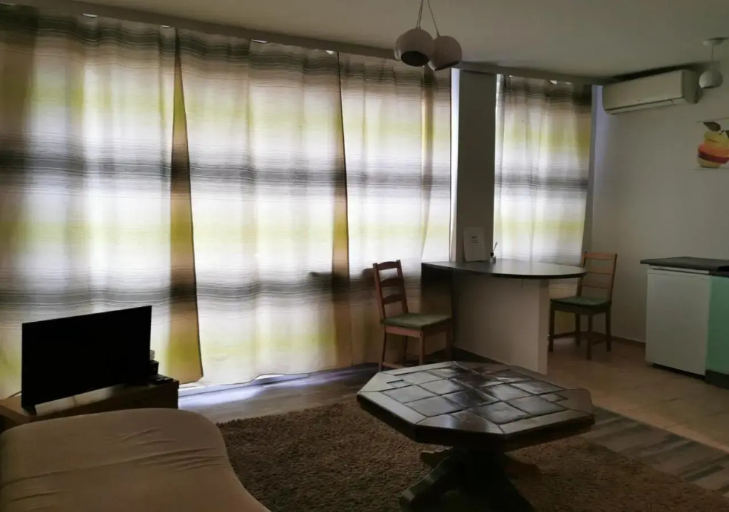 Velvet Trojdena 60 metrów do Szpitala Akademii medycznej
