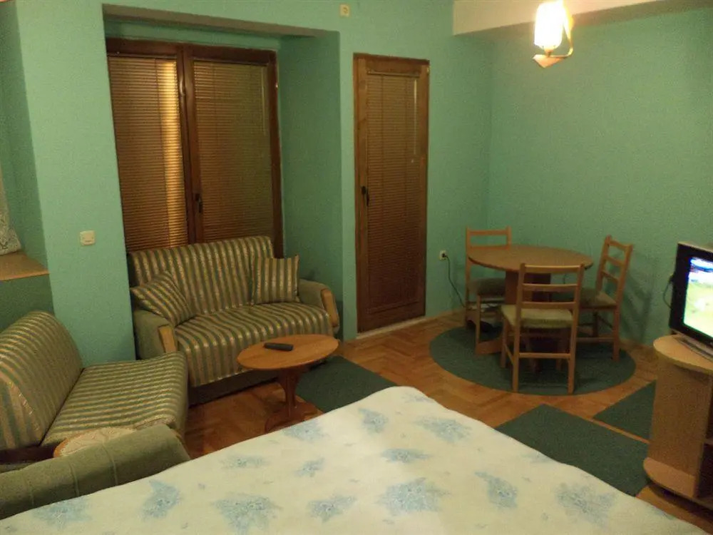 Luccia Apartments- Very Central Cozy Condo