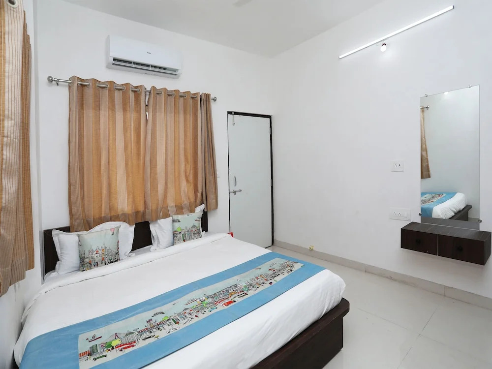 OYO 11078 Home 2BHK Cozy stay near Gulab Bagh
