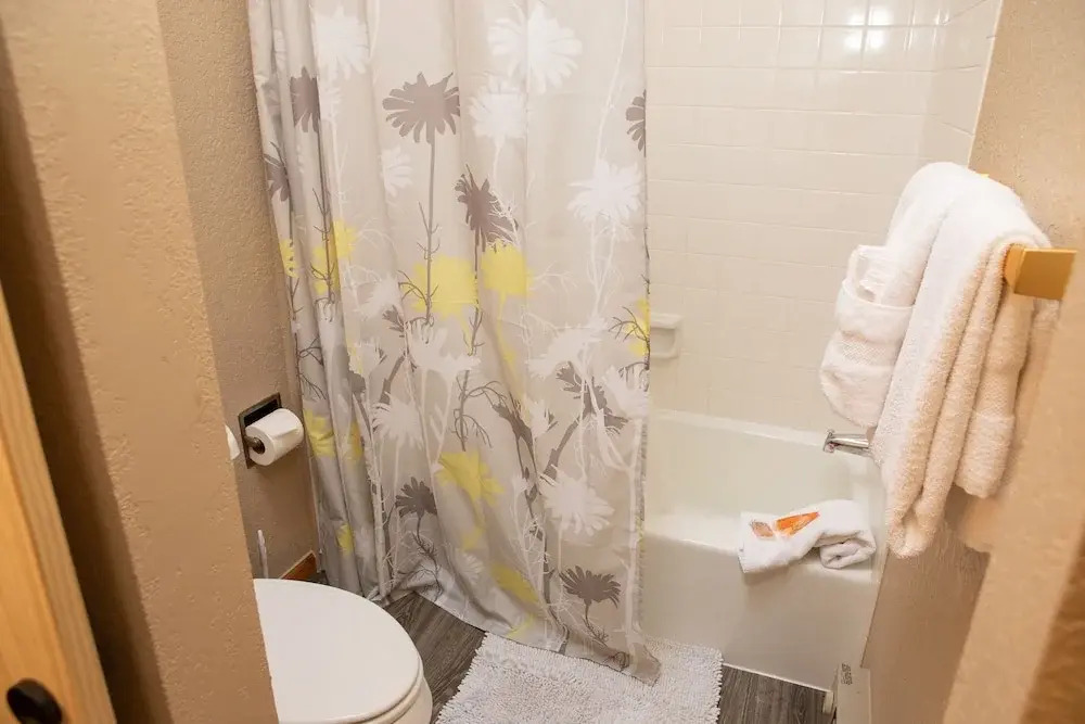 J1 Meadow Creek Miniums 3 Bedroom Condo by RedAwning