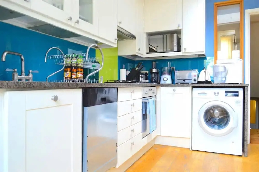 2 Bedroom Apartment With Roof Terrace in Camden