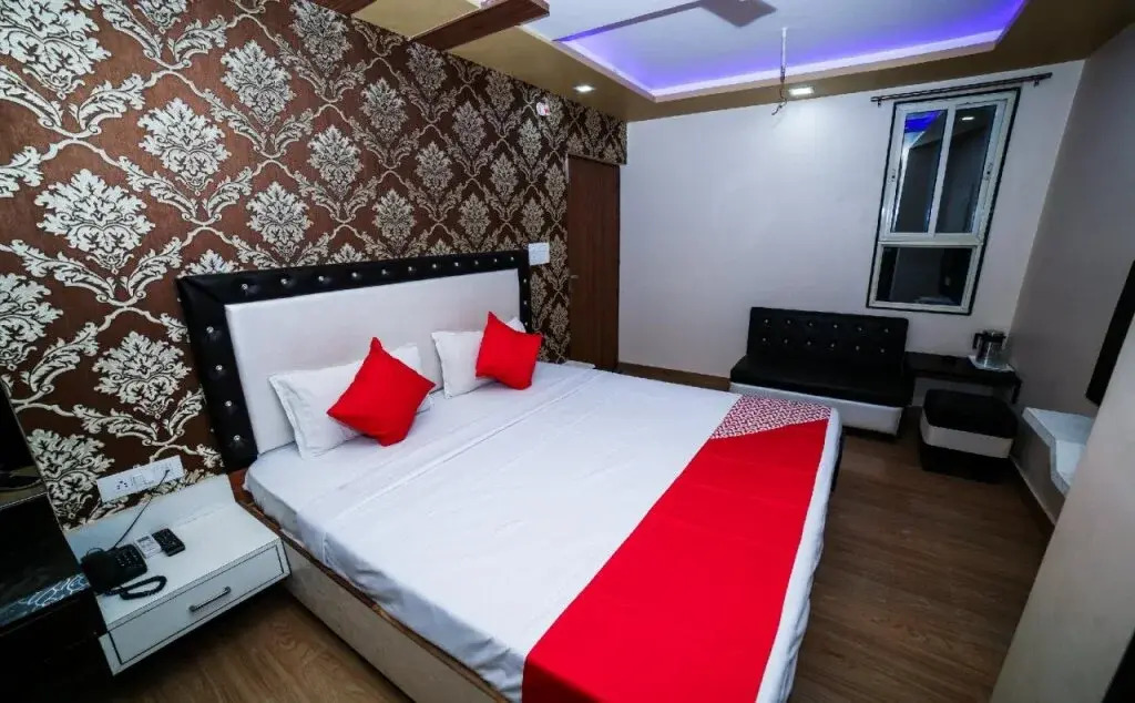 OYO 18651 Hotel Sharda