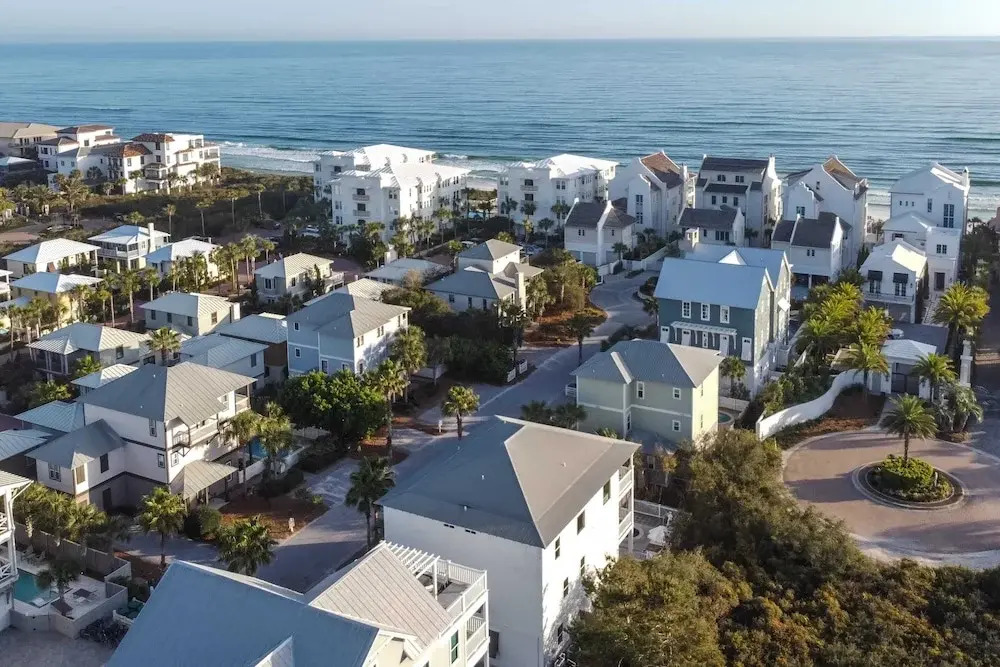 Fin by Avantstay 9 BR Destin Oasis With Pool & Spa Walk to Beach