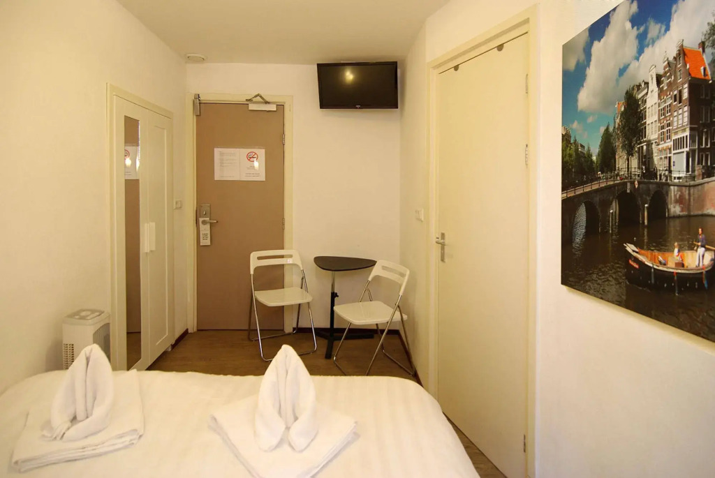 Weber Hotel 117