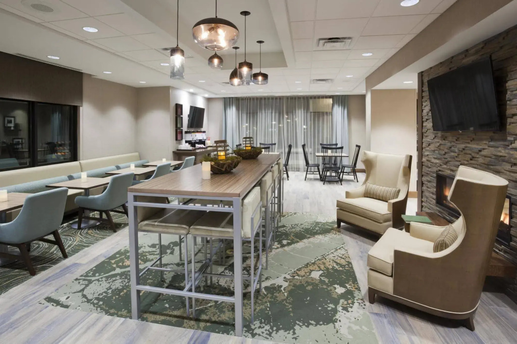 Hampton Inn Spicer Marina Area