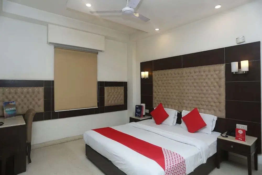 OYO Flagship Hotel VN Inn