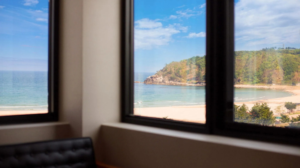 Hotel Two-Y