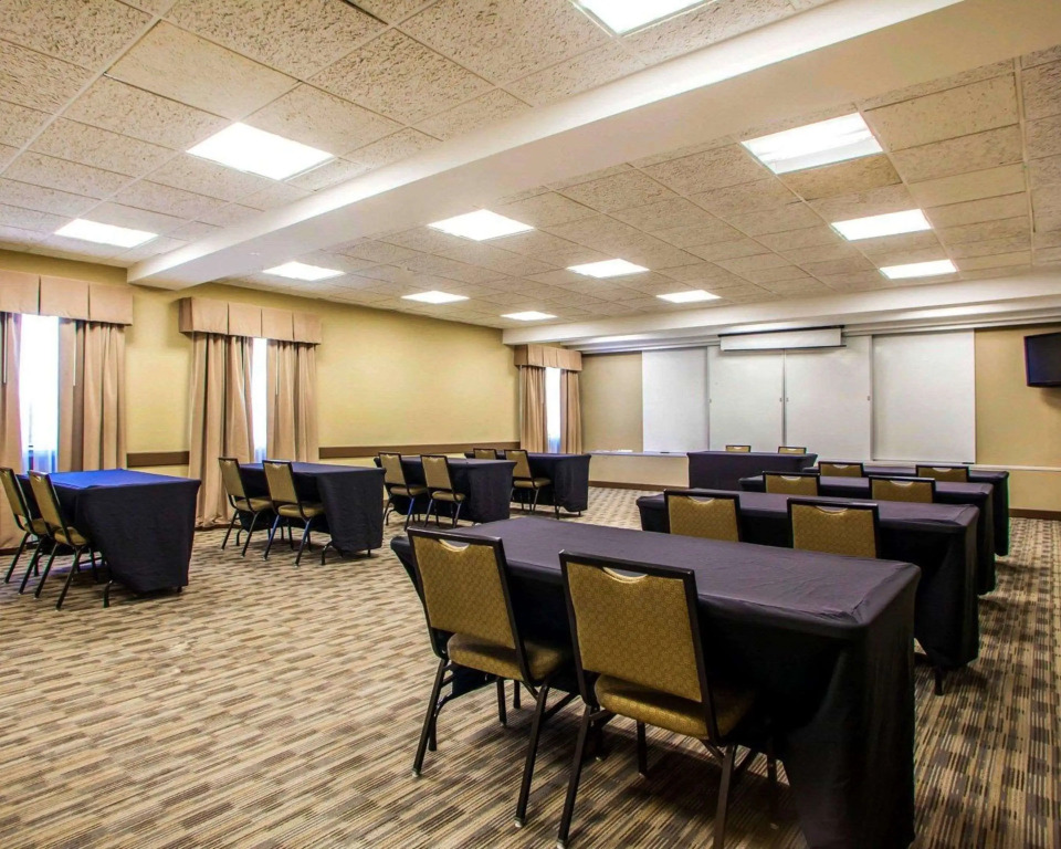 Quality Inn & Suites Peoria North