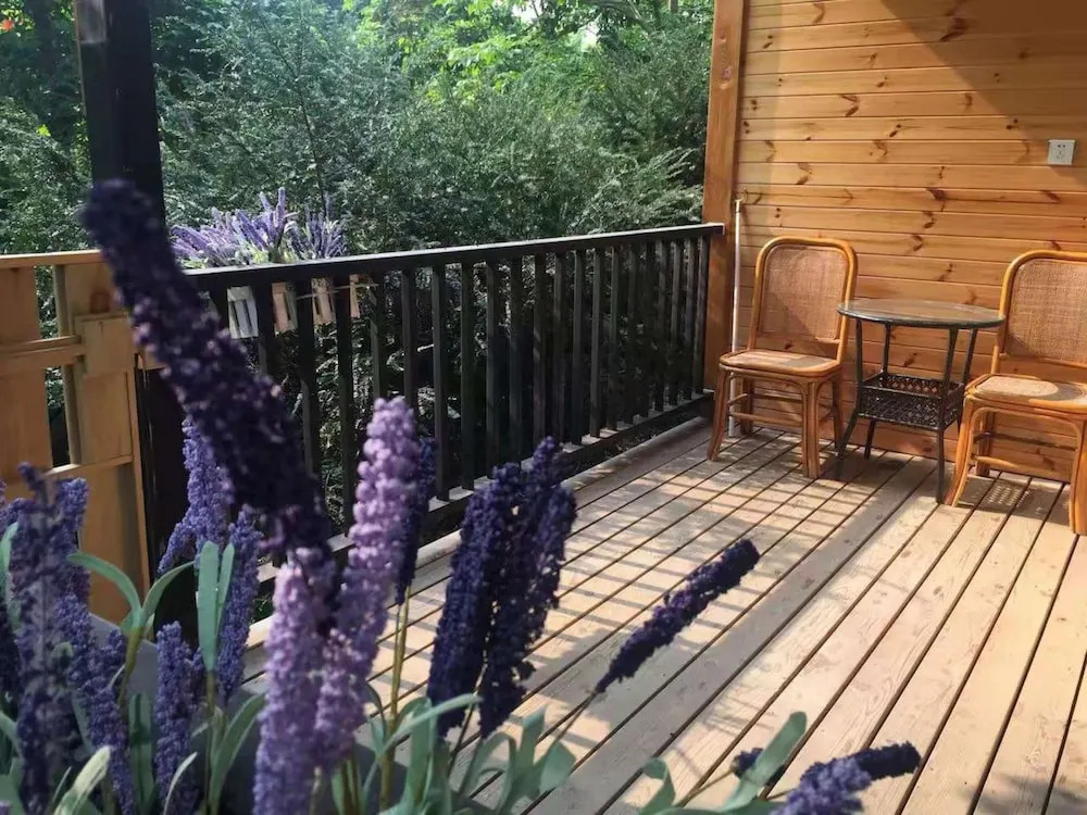 Lanrenyuanlin Hotspring Wooden House
