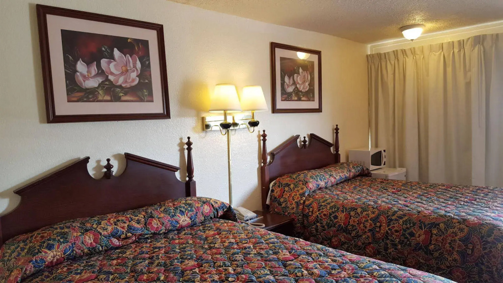 Red Carpet Inn - Blacksburg