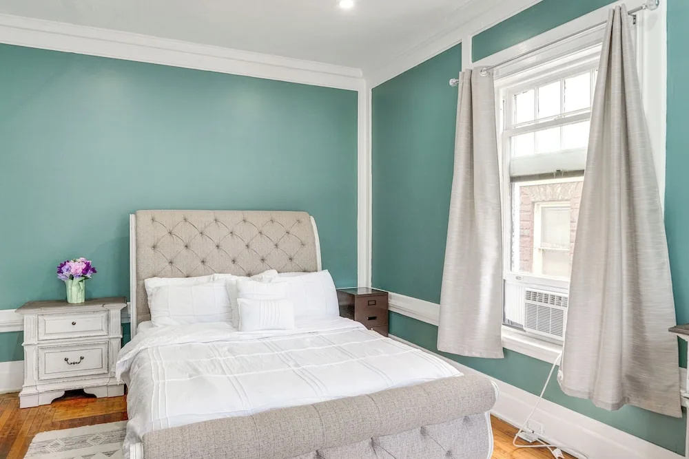Walkable Schenectady Getaway: 2-unit Campus Hub