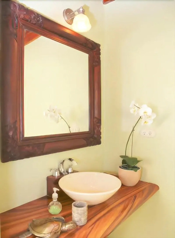 Tamarindo Village Hotel