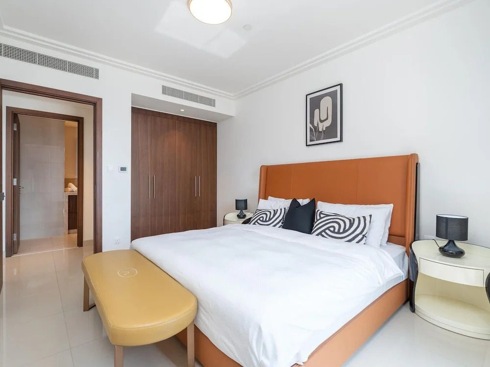 1BR Dlx City View Near Dubai Mall by Belvilla