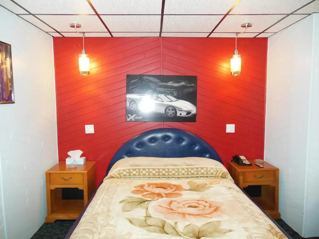 Motor Court Motel