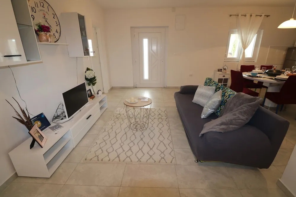 Stunning Apartment for 7 Close to Several Beaches
