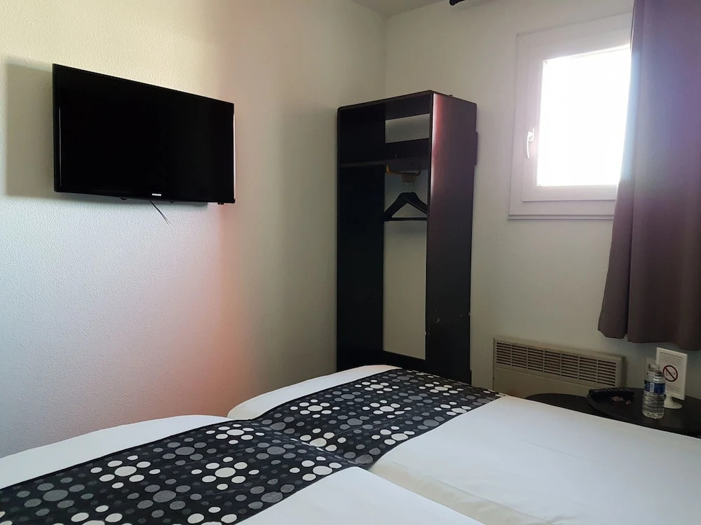Brit Hotel Baillet en France
