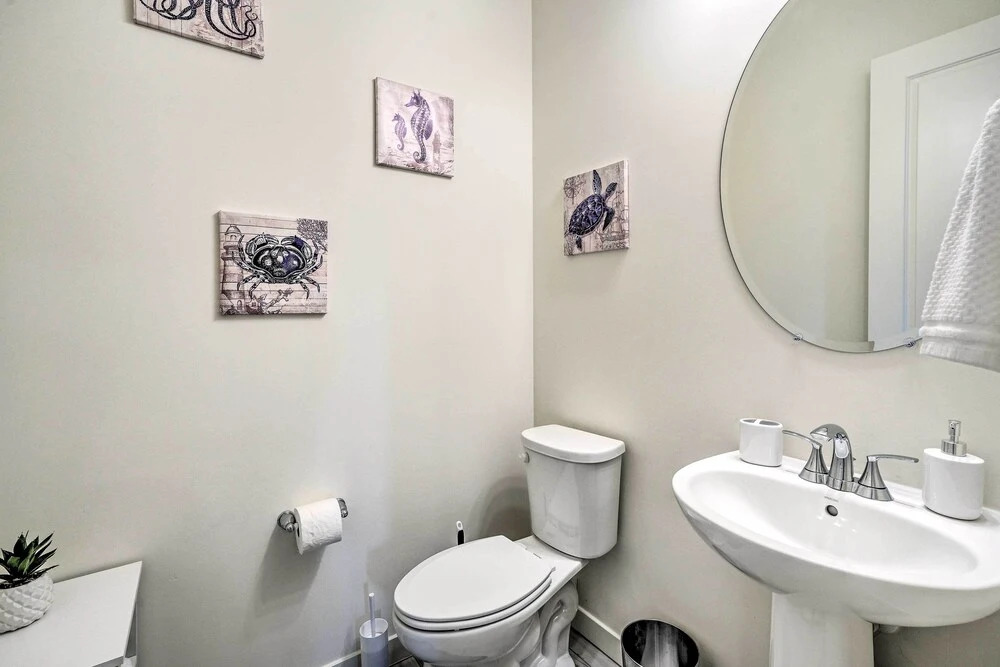Modern Glendale Getaway ~ 3 Mi To Stadium!
