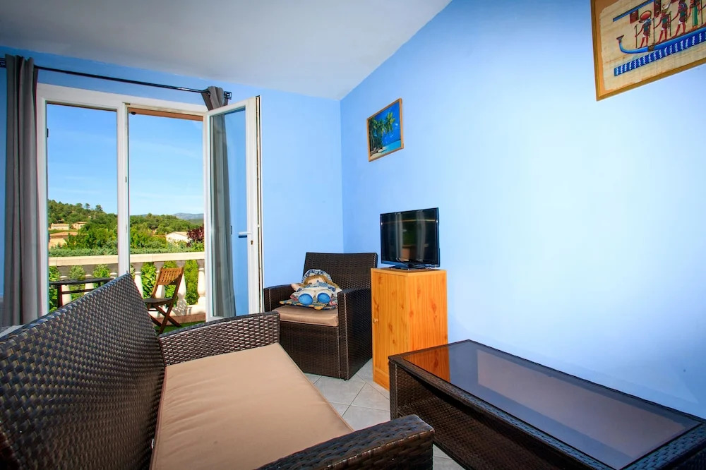Le Cabanon De Regine Chambre Dhotes