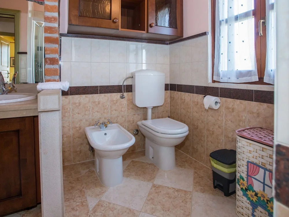 Quaint Holiday Home With Swimming Pool in Kaštelir