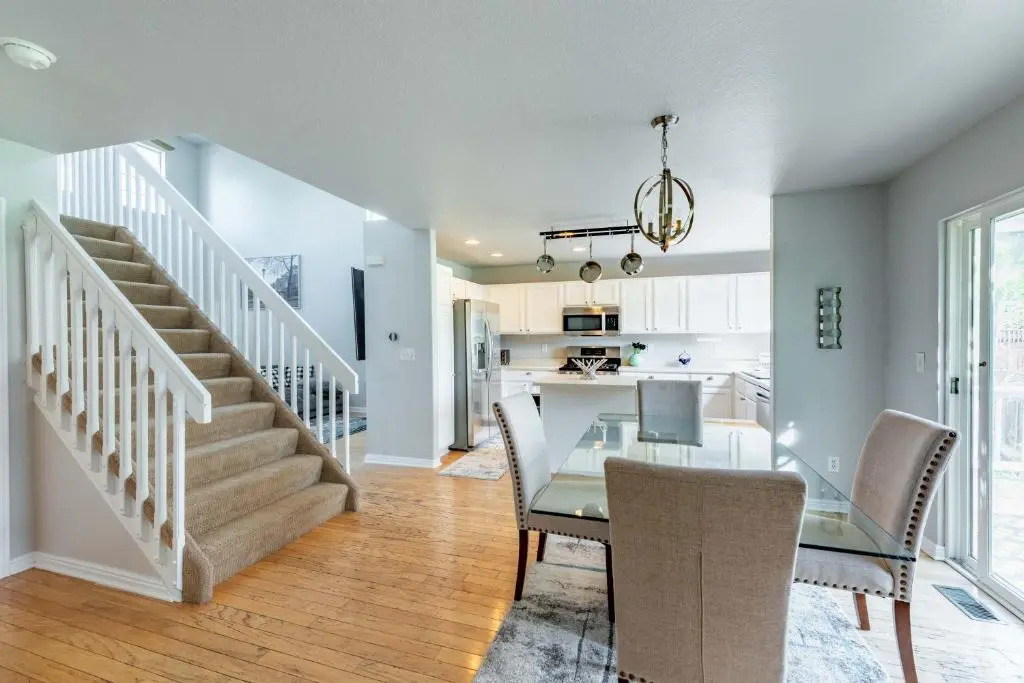 Spacious 4 bedroom 3.5 bathroom residential property
