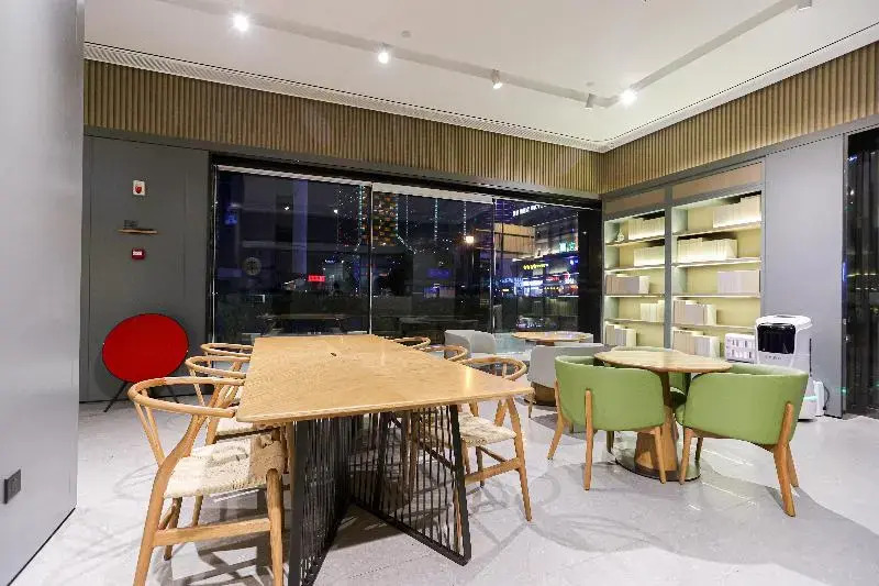 Ji Hotel (Chengdu Tianfu Square Daye Road Store)
