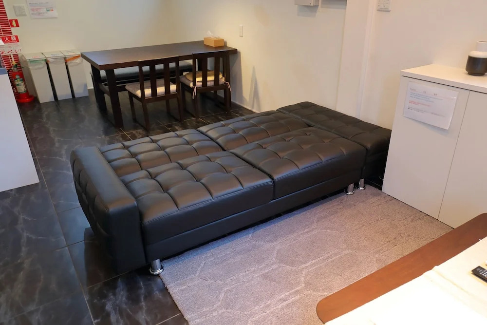 Kami-nakazato Guest House. 2min to Kami-Nakazato Sta. 10min to AKIHABARA Sta!