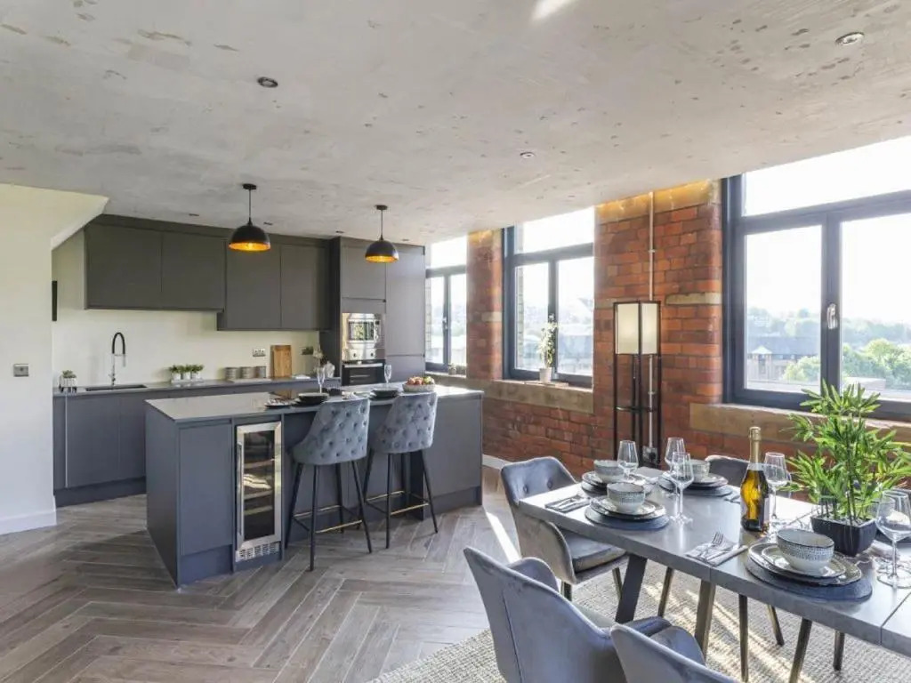 Luxury 4 bedroom apartment