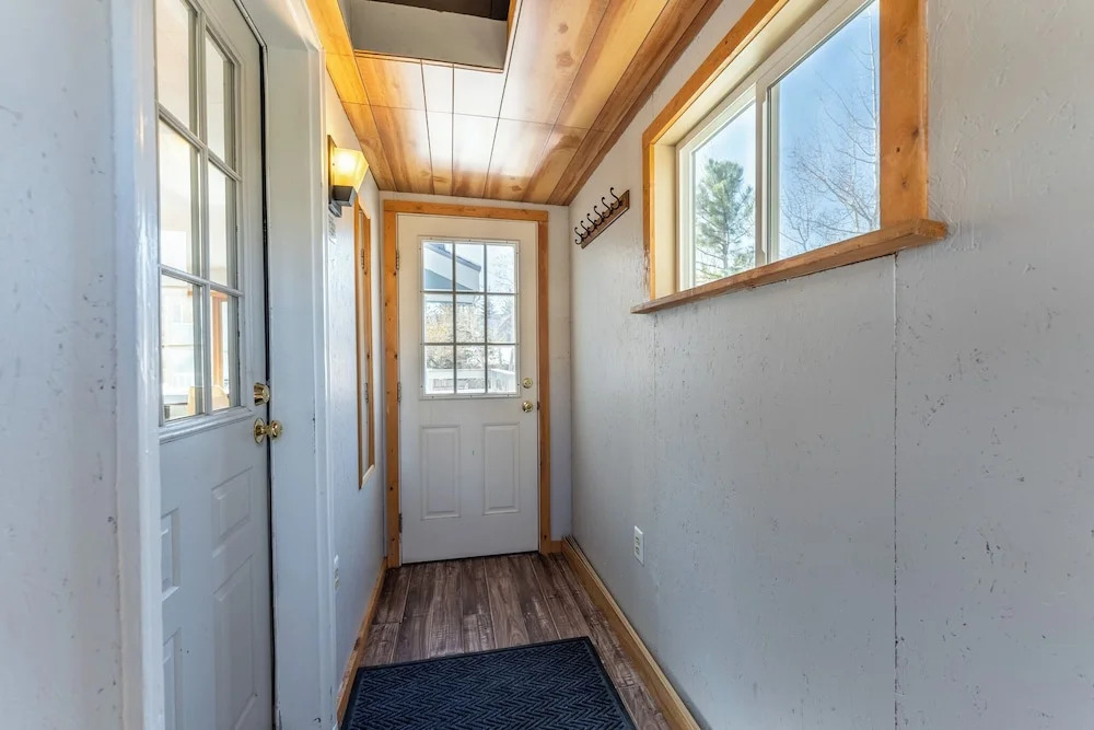 345 Rainbow Ct