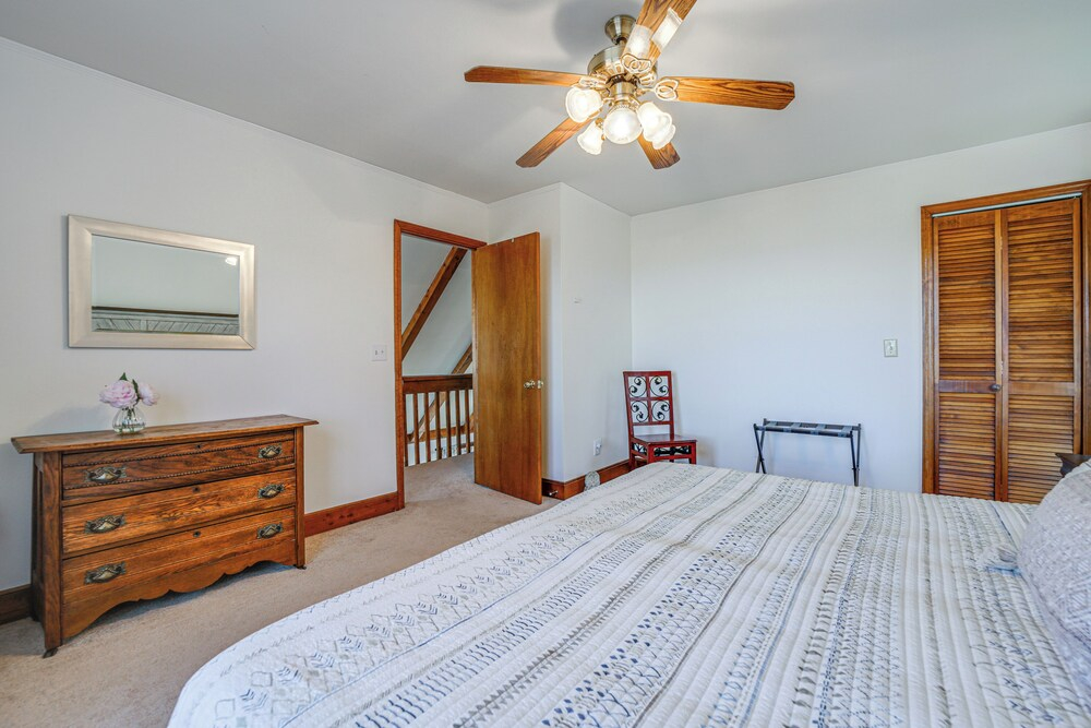 Sky Valley Retreat w/ Fire Pit & Mountain Views!