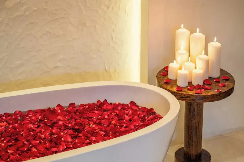Amara Suite 2 by Orivista, Exclusive Couples Suite