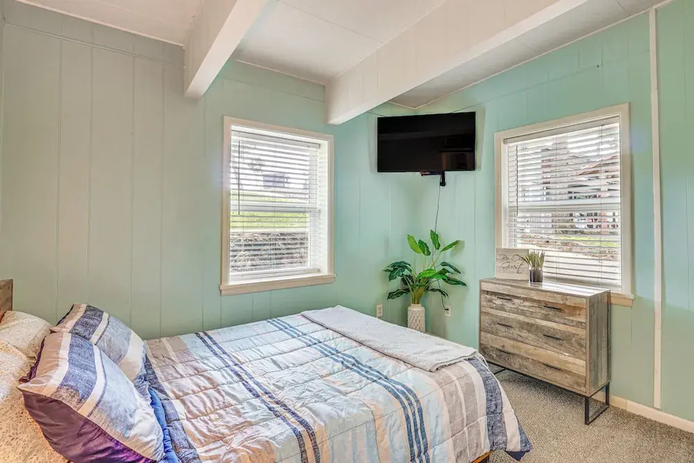 Game Room & Dock: Waterfront Osage Beach Home!