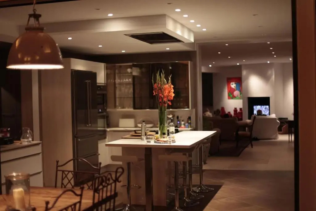 Luxurious villa 4 bedrooms in secluded area, swimming pool