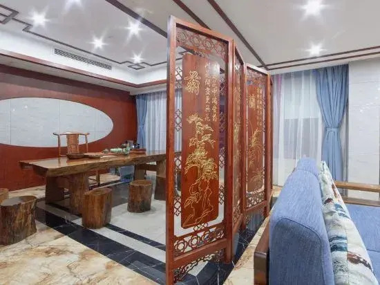 Zhangjiajie Yixiang Theme Hotel