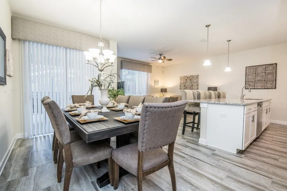 Amazing Townhouse! Storey Lake - 4813CS