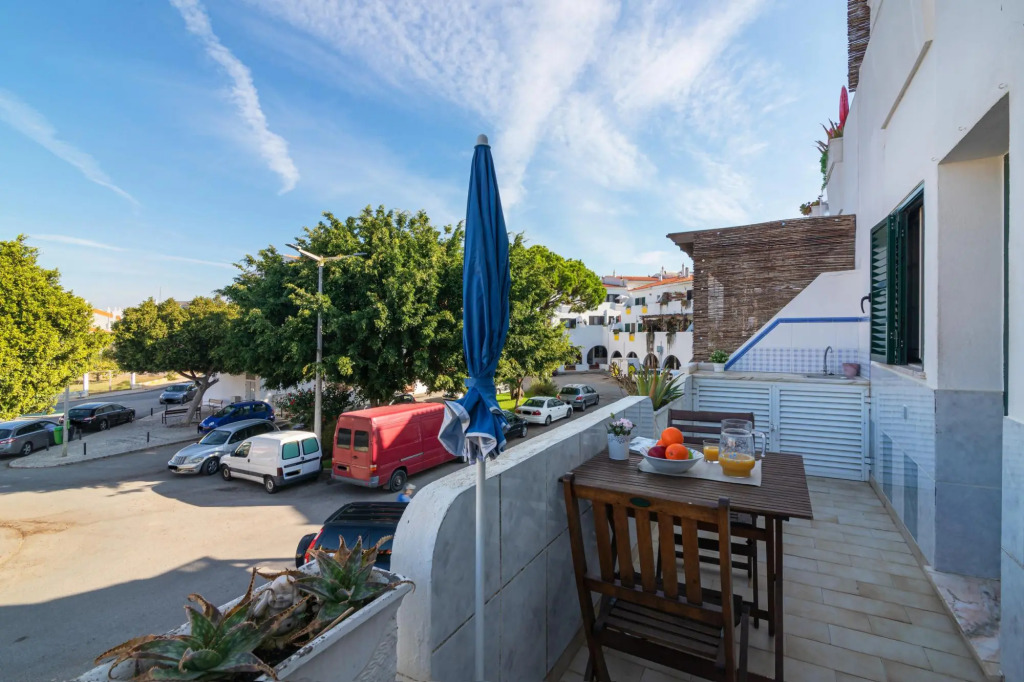 Faro Airport Flat 3 by Homing