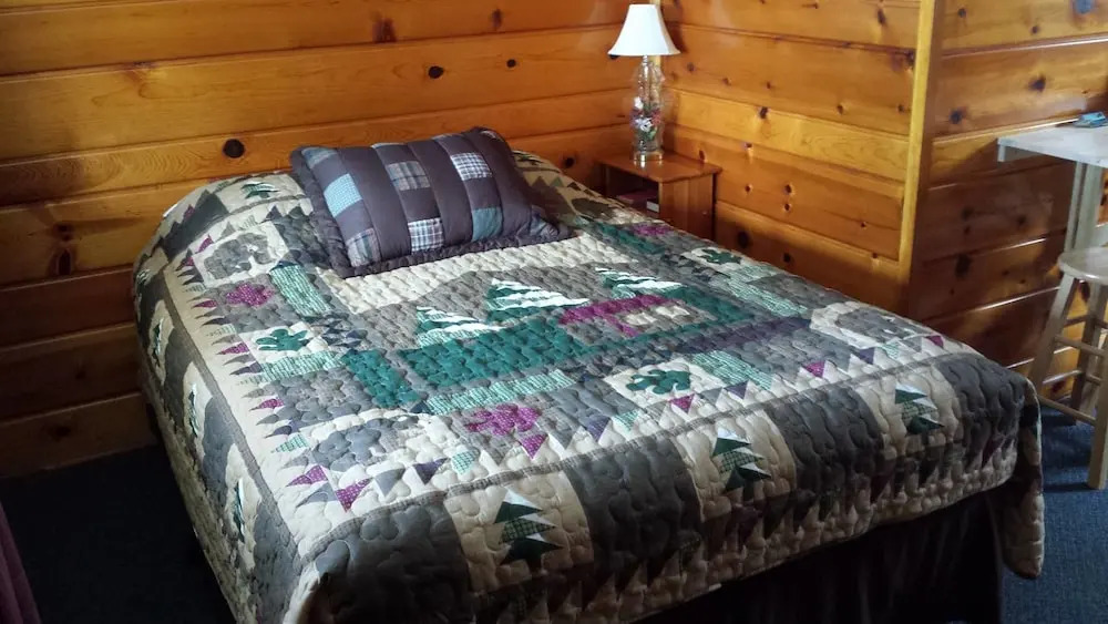 Bear Paw Inn