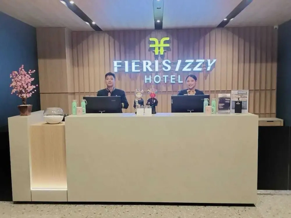 FIERIS IZZY Hotel