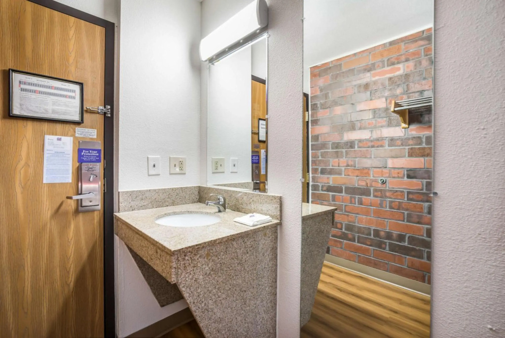 Motel 6-Madison, WI - East