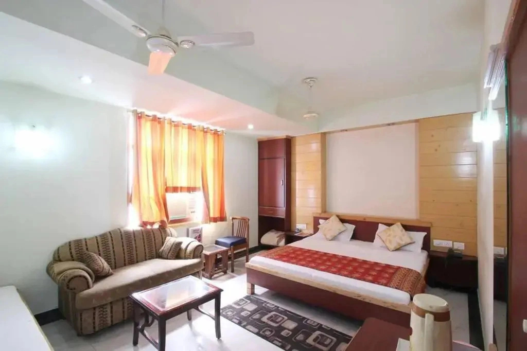 Hotel S.R Palace