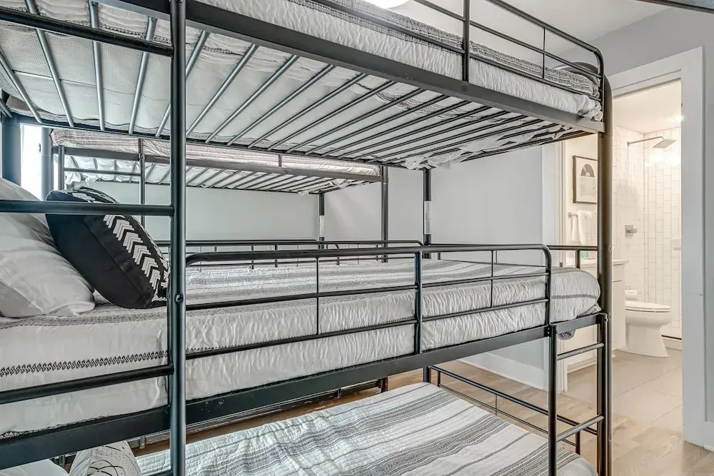 Rooftop DT City Views - Bluebird Karaoke - 14 Beds